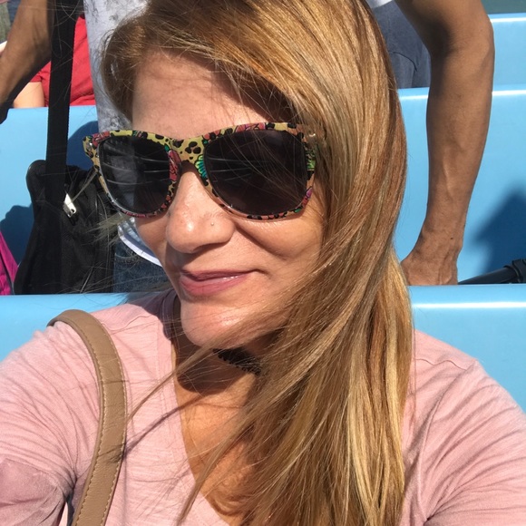 Meet your Posher, Kim - Picture 4 of 5